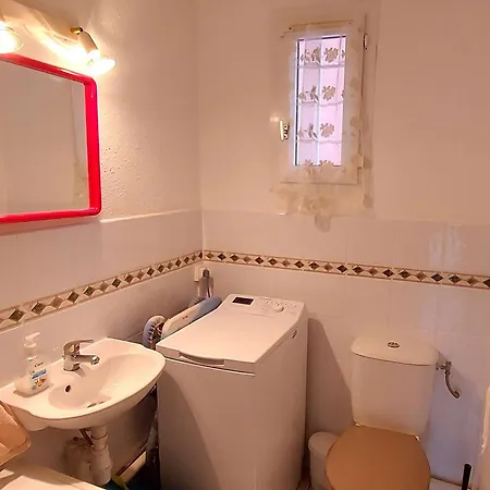 Casa de Férias Maison Mitoyenne Climatisee, Piscine, 6 Couchages, Parking Prive, Proche - Fr-1-326-692 *